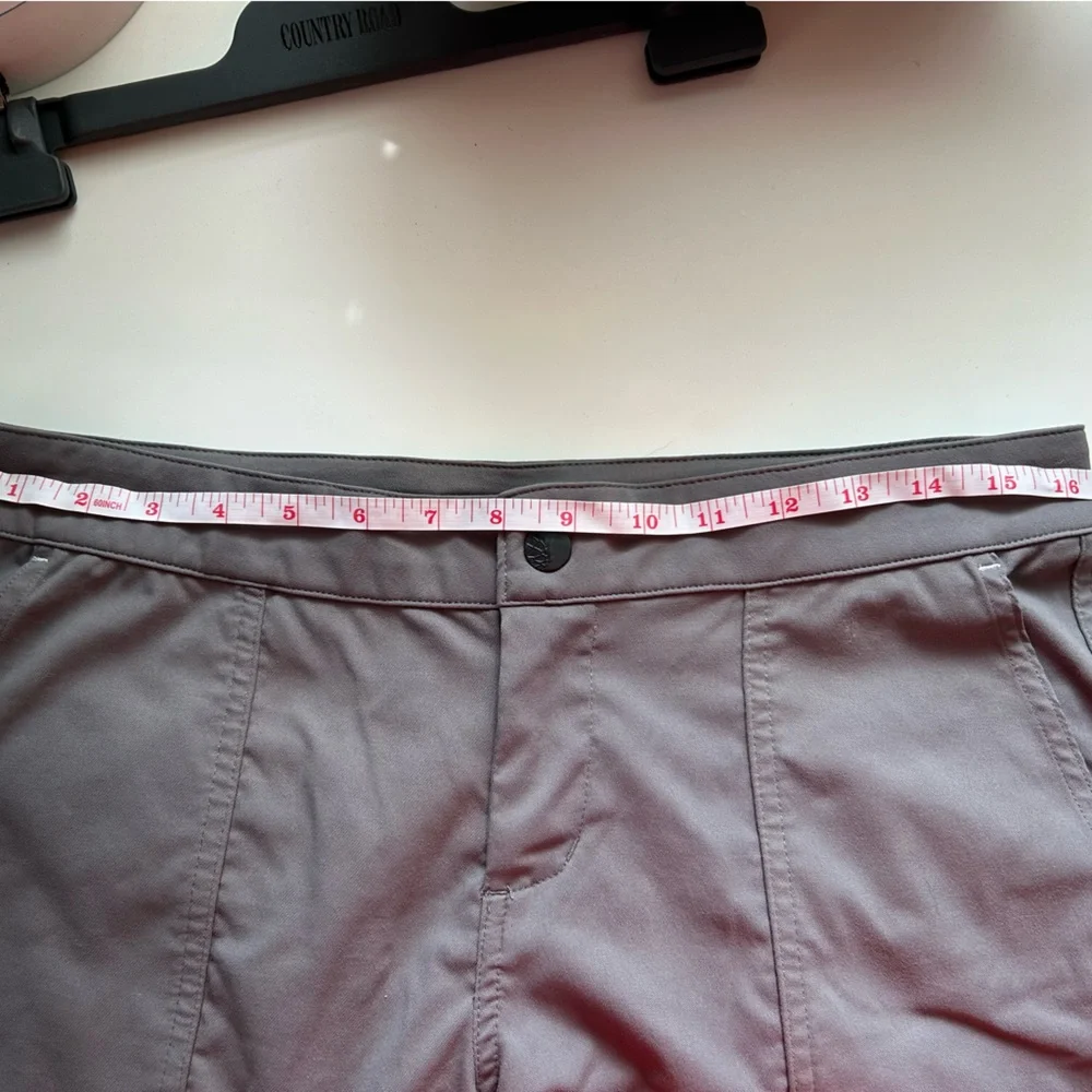 Stio Coburn shorts - size 10 tried on but never worn, so perfect condition - Picture 2 of 7